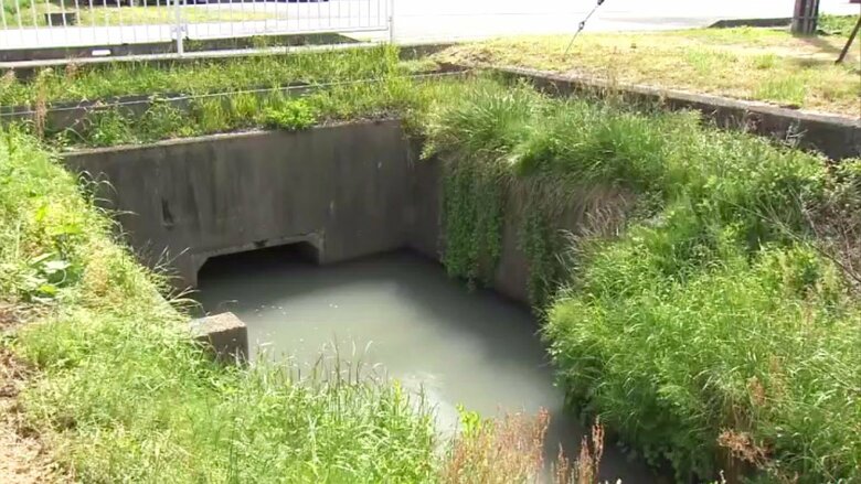 男児が見つかった用水路