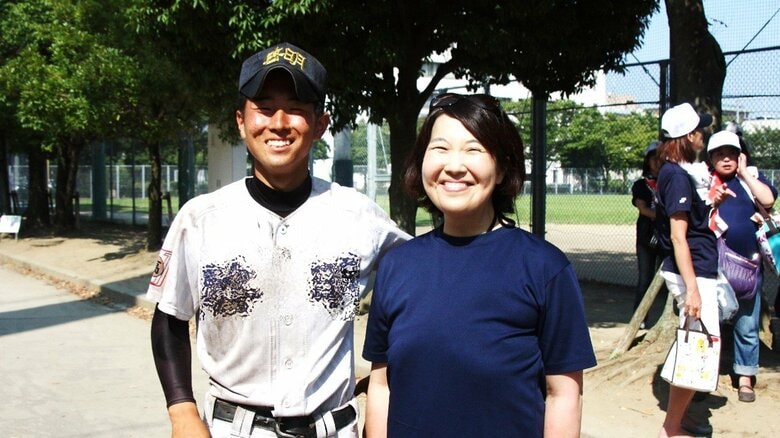 VADを装着する前の容子さん　当時高校3年の息子さんと一緒に