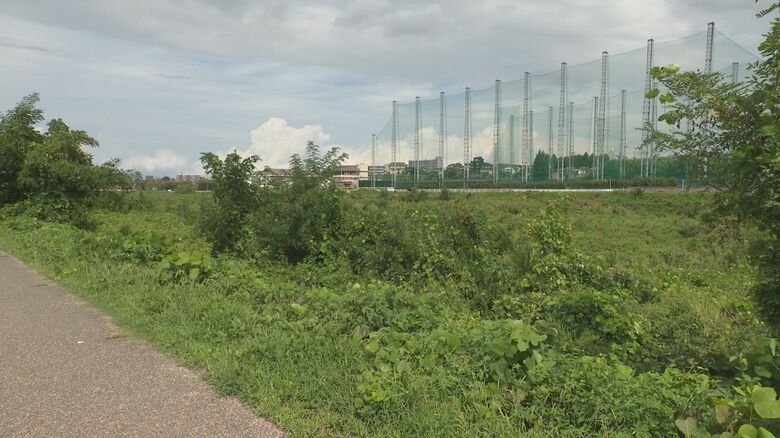 大桑ぐるぐる広場横の河川敷