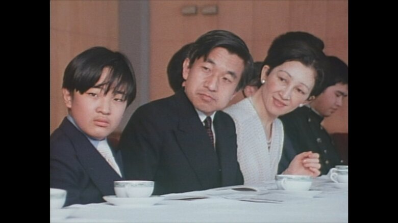 昭和54年（1979年） 豆記者と交流される秋篠宮さま（東宮御所）