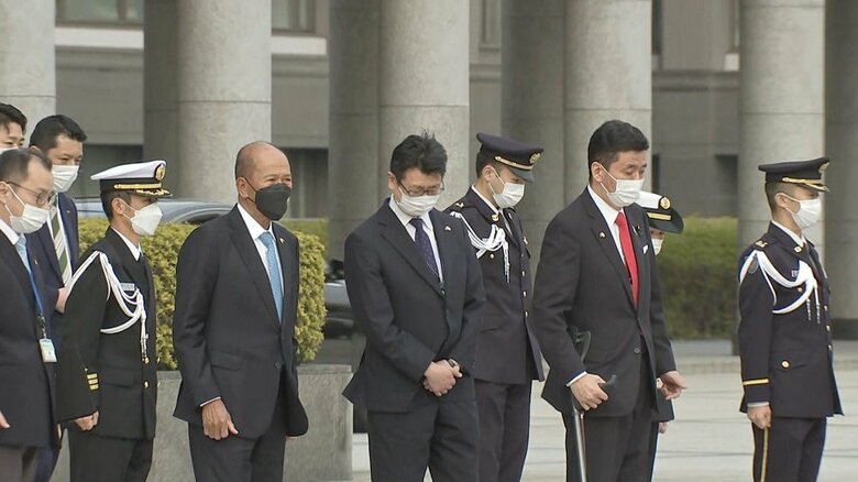 栄誉礼・特別儀じょうの様子　9日　防衛省