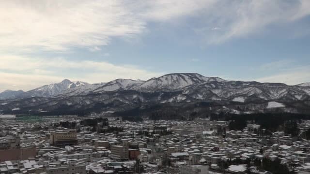 12日の新潟県内　日中は広く晴れ間も夜遅くには雨や雪が降る所がある見込み　落雷や突風に注意