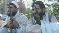 「地雷に気をつけろ、足が吹っ飛ぶぞ」“光なく真っ暗だった”20年前のアフガニスタン取材記
