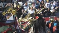 諏訪神社鎮座400年「長崎くんち」開幕　各踊町が艶やかな奉納踊　競走馬を引退した馬が力強く駆け抜け、町のシンボル“傘鉾”きらびやかにパレード　9日まで祭り一色に　