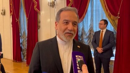 イラン外相ロシア訪問「アメリカから交渉求められ対応検討中」　プーチン大統領「モジタバ師は英雄的に戦っている」