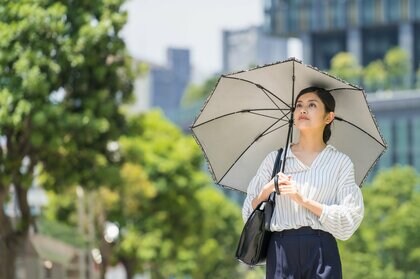 残暑も熱中症には要注意! 日傘の効果や選び方を聞いた