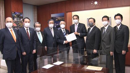 ウクライナ情勢緊迫化 自民党が政府に食料安全保障の決議文提出