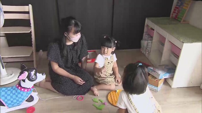 同じ部屋に集まって子どもたちと過ごす努力も