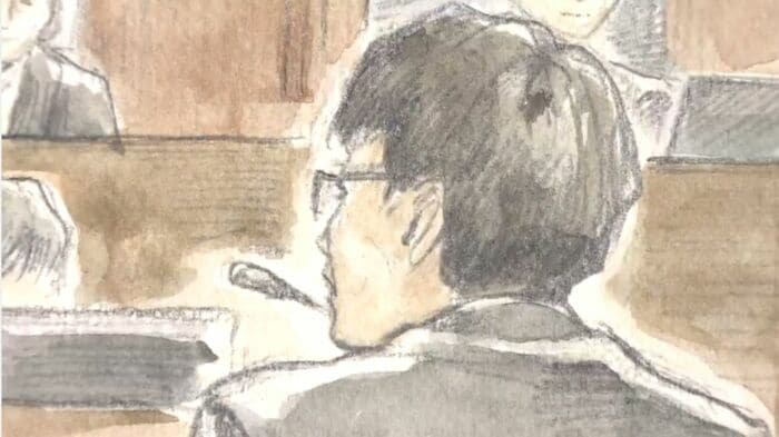 民事裁判での松井被告(法廷イラスト)