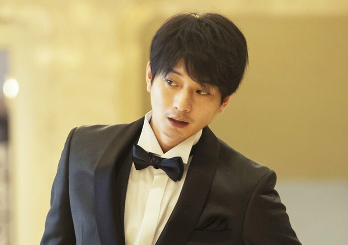 岩田さんとイチャイチャする向井理さんの役どころは…?