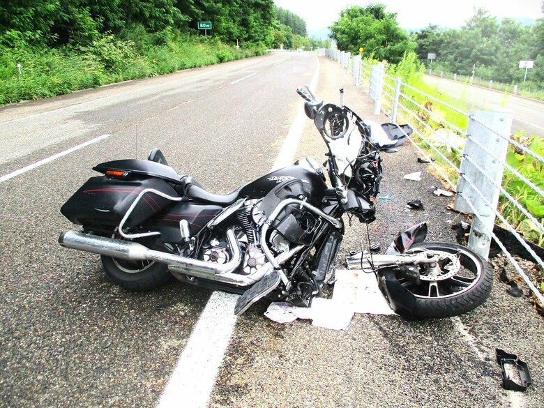 ”大排気量1700ccのハーレー”が高速のガードロープに衝突＿66歳男性ライダーが重傷…広島県から北海道にツーリング中に事故…目撃者「事故起こす前にフラフラしていた」北海道浦幌町｜FNNプライムオンライン