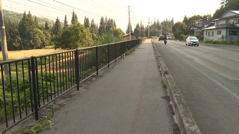 女子中学生が倒れていた国道脇の歩道