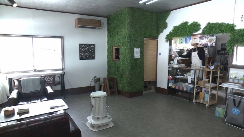 レトロな雰囲気が残るZAWAZAWAの店内