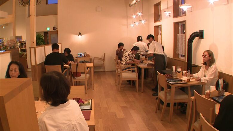 閉店の30分前でもほぼ満席の状態