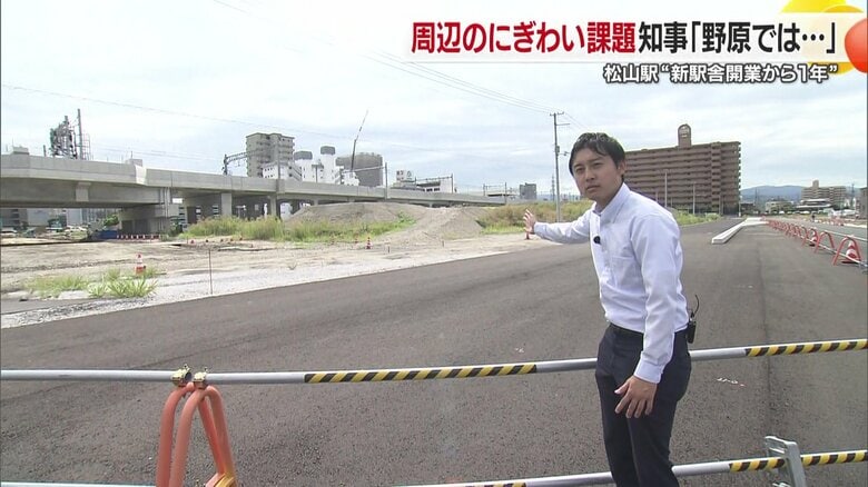 駅の裏は仮設の駐輪場