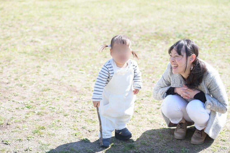 牧野さんと長女（幼少期）