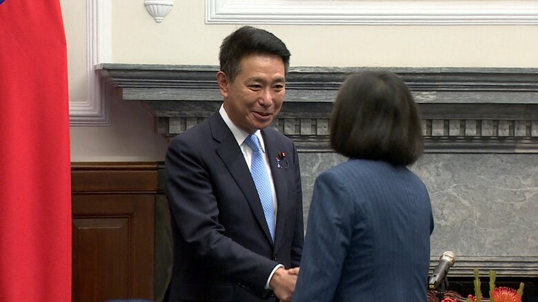 団長を務める前原代表代行