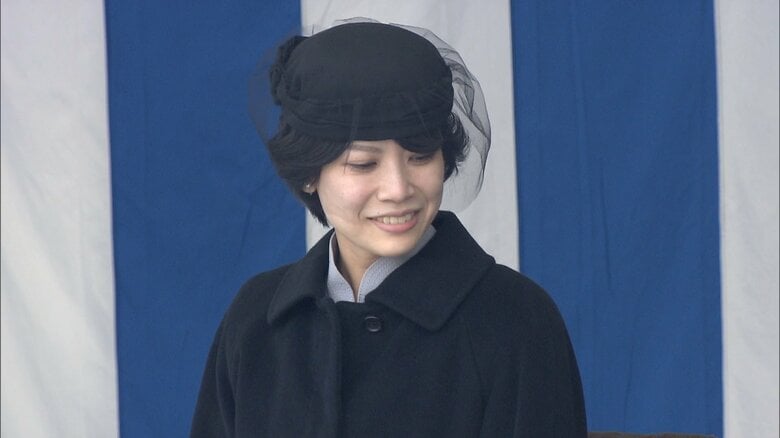 次男と目が合い思わず笑顔になる千家典子さん