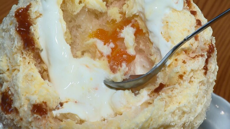 中にもたっぷりと果物が