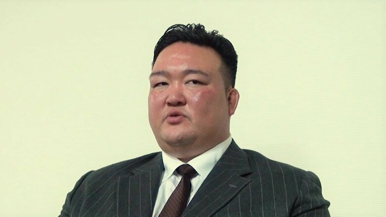 二所ノ関親方（元稀勢の里）