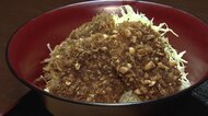 福島に新名物が誕生！ 温泉街のクラフト飲料に「ピーナッツソースかつ丼」　話題のグルメのお味は？