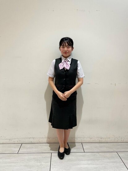 店員　女子　制服 高島屋が100年前から続く「女性店員の制服」を廃止…理由は「不平等性の解消」 従業員の反応を聞いた｜FNNプライムオンライン