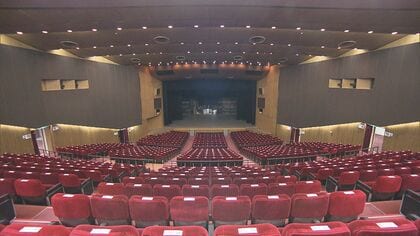 老朽化で閉鎖…2026年3月以降に取り壊し予定の『名鉄ホール』を公開 役者が行き交った床には華やかな舞台の痕跡