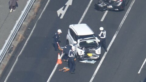軽自動車と乗用車が出合い頭に衝突…計6台が絡む事故に　女性2人けが　岐阜市