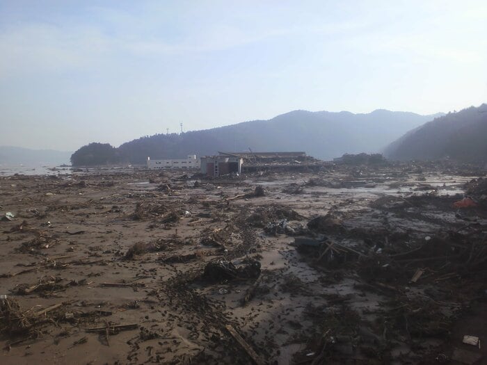 遺族の只野さんが撮影した発災直後の大川小学校 ©只野 英昭