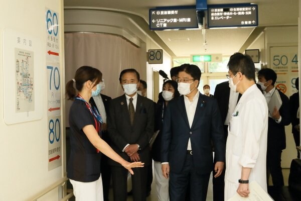 加藤厚労大臣が「神奈川モデル」を視察