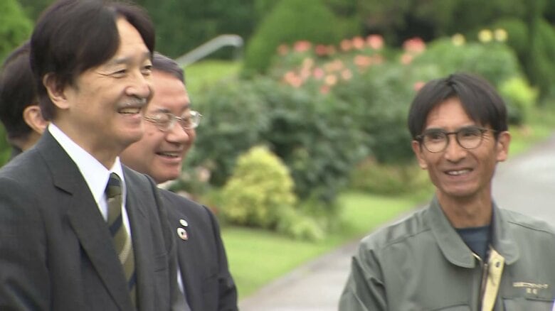 秋篠宮さまがクマの巨大な園芸アート視察　「日本植物園協会」大会に出席　静岡県訪問｜FNNプライムオンライン