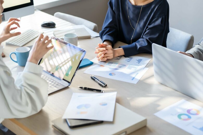 中堅人材の定着に向けた施策を実施している中小企業は約4割!合同会社triが中小企業の「中堅人材の定着」に関する実態調査を実施!