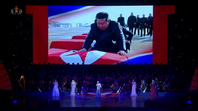 ロシアに派遣され戦死した“北朝鮮兵”遺体が北朝鮮に送還されたか…公開された映像には金正恩総書記が“棺”に寄り添う姿も｜FNNプライムオンライン
