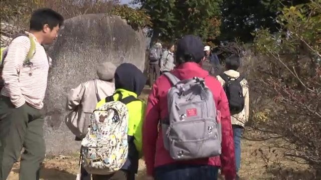 福島県の五十人山に続々と人が　目的は登山ではなく検証
