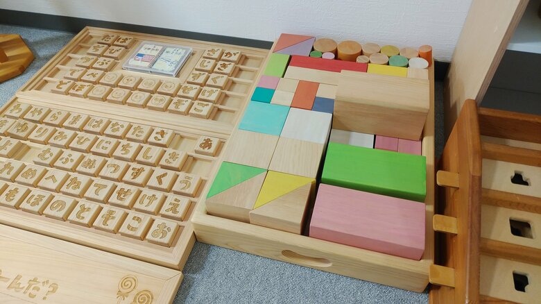 木製ブロックは県産材を使っている