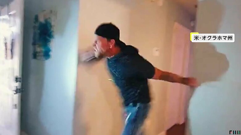 「しばらく留守にしていたんだ」と自分の家だと主張する不法侵入していた男