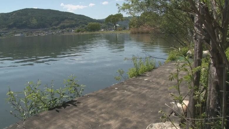 期限の日を迎えても台座は「そのまま」　5月11日