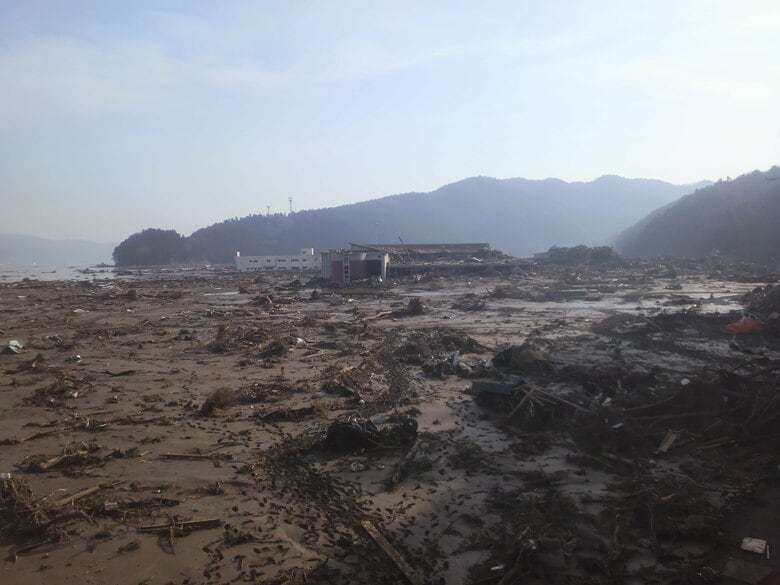 遺族の只野さんが撮影した発災直後の大川小学校　©只野 英昭