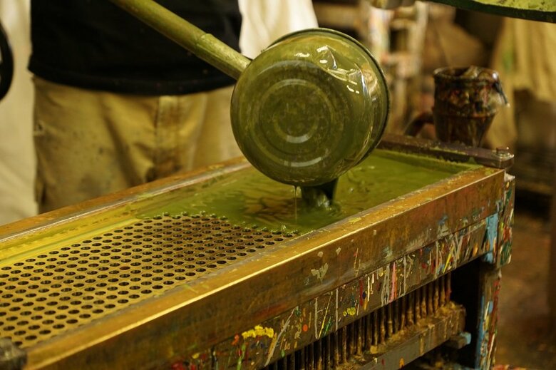 クレヨン職人の製造の様子