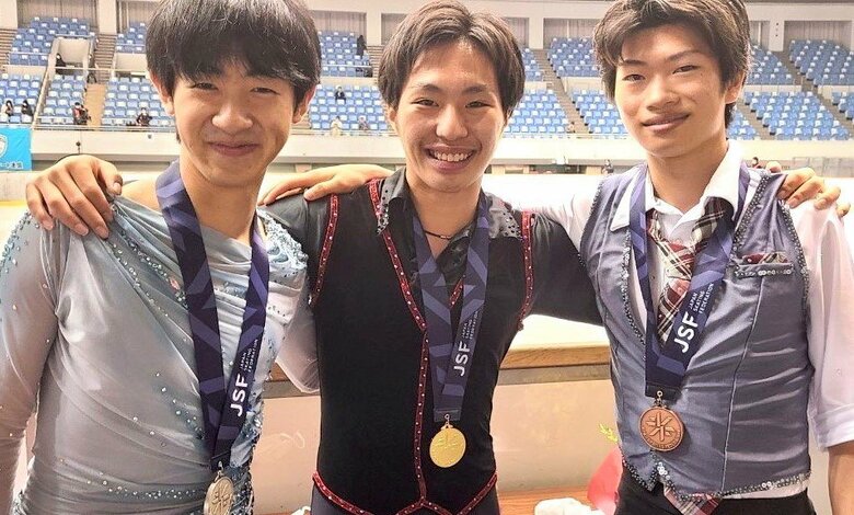 ジュニア男子で表彰台に上った壷井達也、三浦佳生、吉岡希（左から）