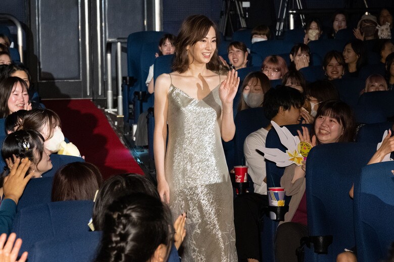 劇場版「美少女戦士セーラームーンCosmos」 ≪前編>絶賛公開中 ≪後編≫6月30日(金)公開 (c)武内直子・PNP/劇場版「美少女戦士セーラームーン Cosmos」製作委員会 配給:東映