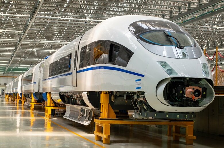 技術移転された新幹線技術をベースに高速列車を独自生産する中国