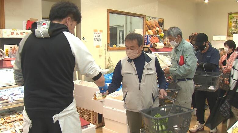 夕方5時、再び客が増える