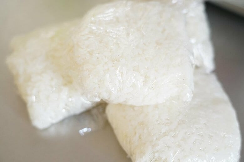 余ったご飯を冷凍している人は多いはず（イメージ）
