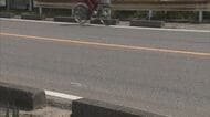 自転車の20代女性「事故にあってしまった」助け求める　後ろから来た車にはねられ、腕の骨を折る大けが　車はそのまま走り去る　ひき逃げの疑いで捜査　長野・大町市