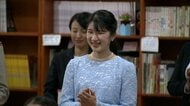 愛子さま水色ワンピース姿でラオスの日本語授業に「どんなアニメが好きなんですか？」生徒にご質問　似顔絵贈られ記念撮影も