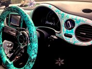 「斬新かつ繊細」な車のペイントが芸術的…“職人”は2歳と4歳の息子! 制作時の様子を聞いた