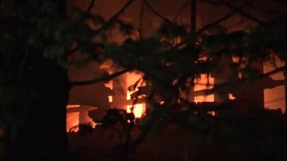 「ストーブから出火」住宅1棟全焼、男性がやけど　岩手県紫波町