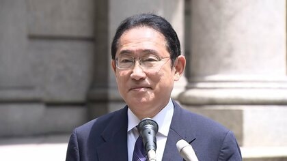 【速報】岸田首相「時代にふさわしい新紙幣だ。日本経済に元気を与えてくれると期待」日銀本店で新紙幣視察