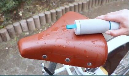 斬新な「筒状のタオル」が登場…初回の在庫は1週間で完売! “水滴ストレス軽減”おすすめの使い方を聞いた